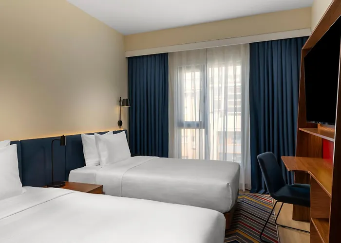 ホテル Hampton By Hilton Sisli 4*