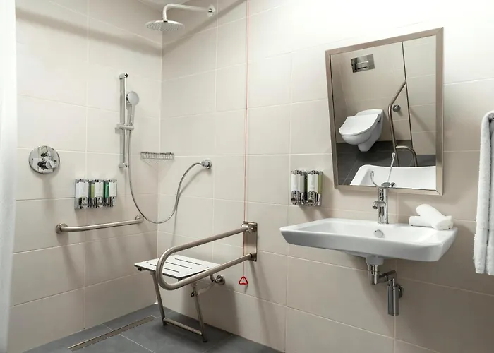 Hampton By Hilton Sisli מלון