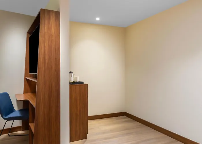 Hampton By Hilton Sisli 4*