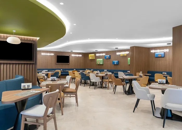 Hampton By Hilton Sisli فندق 4*